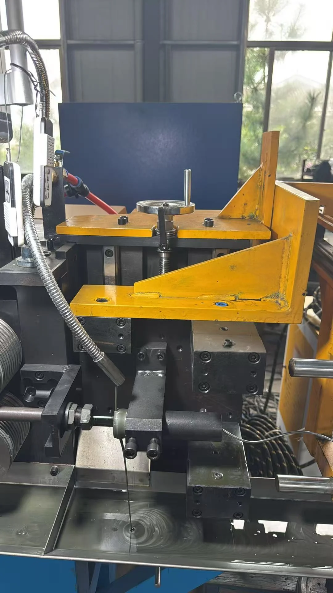 Can a Steam Cleaning Unit Be Added to an Existing Preformed Armor Rod Production Line? 2 Preformed Rod Forming Machine Outlet For Steam Cleaning Unit Integration2
